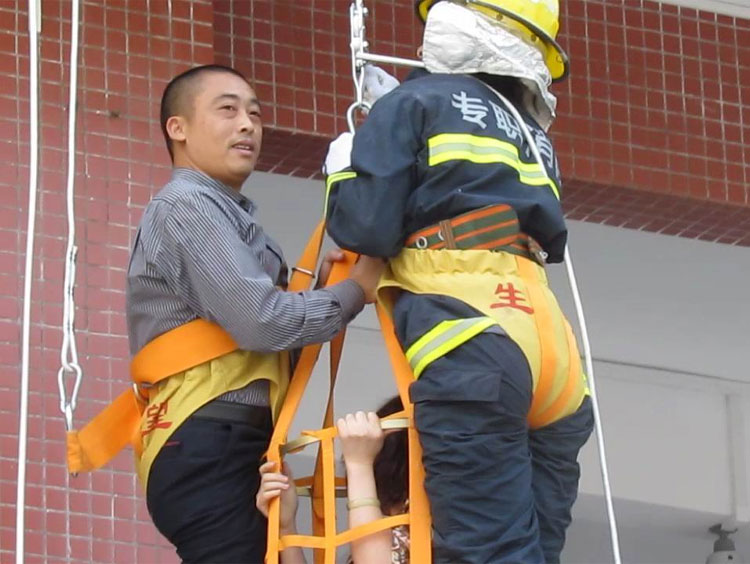 高樓逃生救援方案二