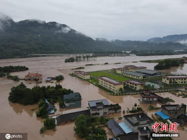 四川啟動I級防汛應急響應 水電站防浪堤被沖垮(圖3)